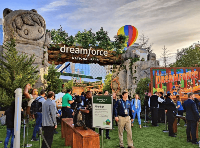 תמונה מתוך כנס Dreamforce של חברת סיילספורס